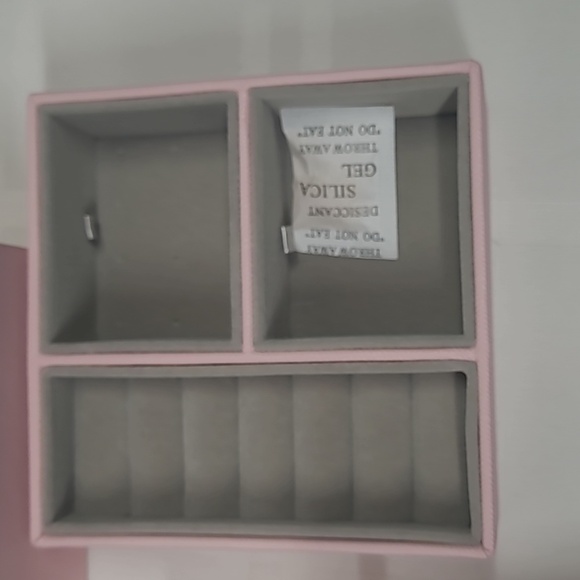 Pandora Leather Jewelry Box - Picture 5 of 11